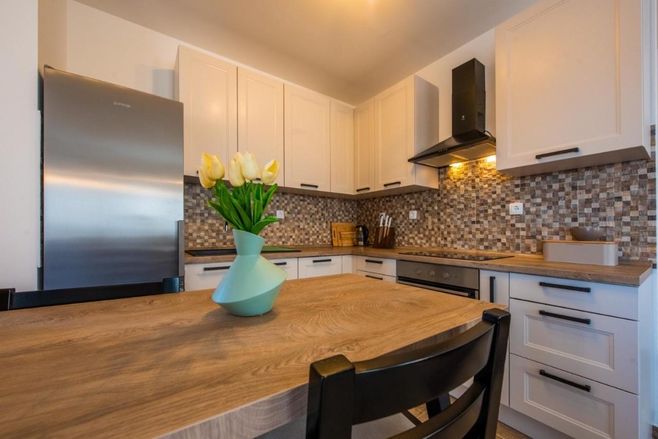 Apartman Paula Kaštela Eksteriør billede